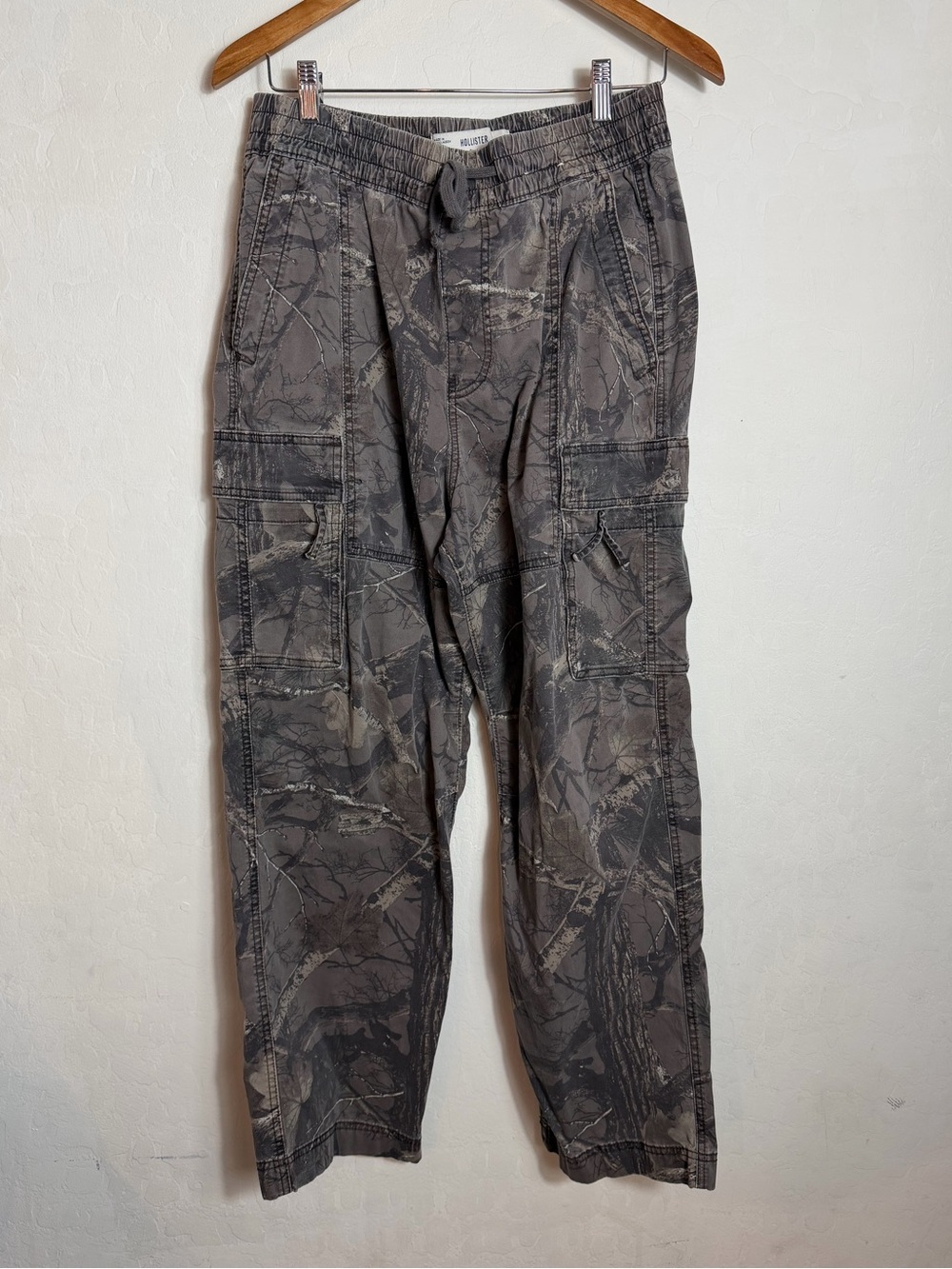 Hollister Men's Dark Gray Camouflage Cargo Pants